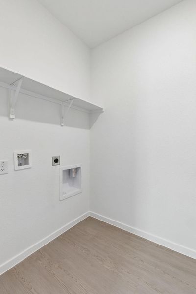 Spacious, unfurnished interior of a new home in Mavera, Conroe (Image 24).