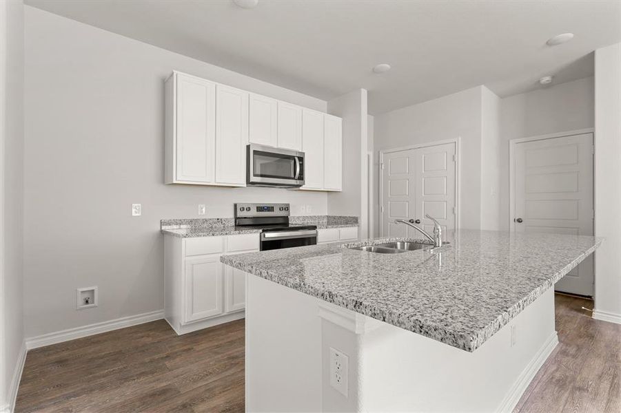 Furnished interior view inside a new home in Sycamore Landing, Fort Worth (Image 5).