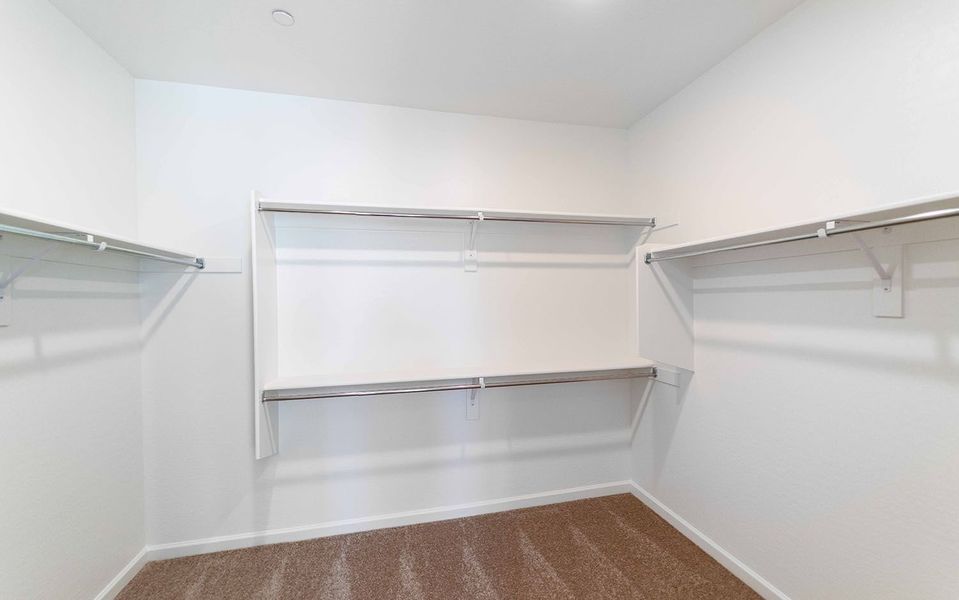 Spacious, unfurnished interior of a new home in Heritage Pointe, Chino Valley (Image 11).