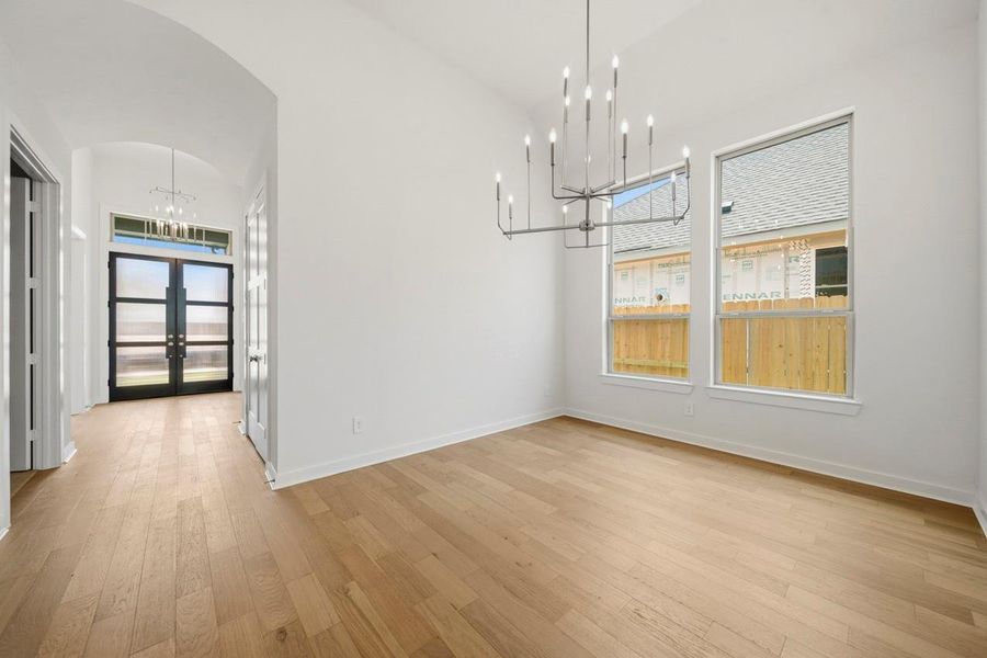 Spacious, unfurnished interior of a new home in Cross Creek West, Fulshear (Image 18). Spacious, unfurnished interior of a new home in Cross Creek West, Fulshear (Image 18).