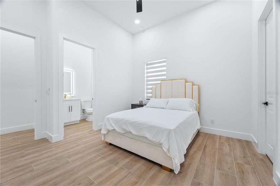 Furnished interior view inside a new home in , Port Charlotte (Image 15).