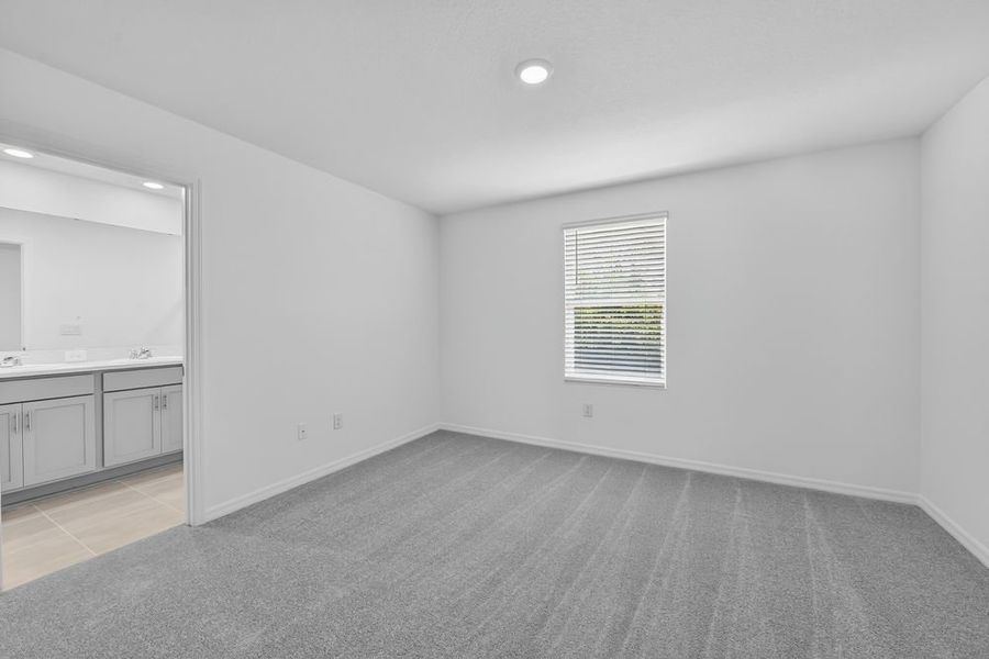 Spacious, unfurnished interior of a new home in Firethorn, Parrish (Image 9).