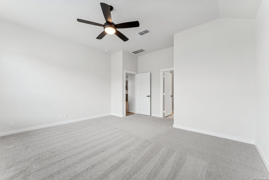 Spacious, unfurnished interior of a new home in , New Braunfels (Image 4).