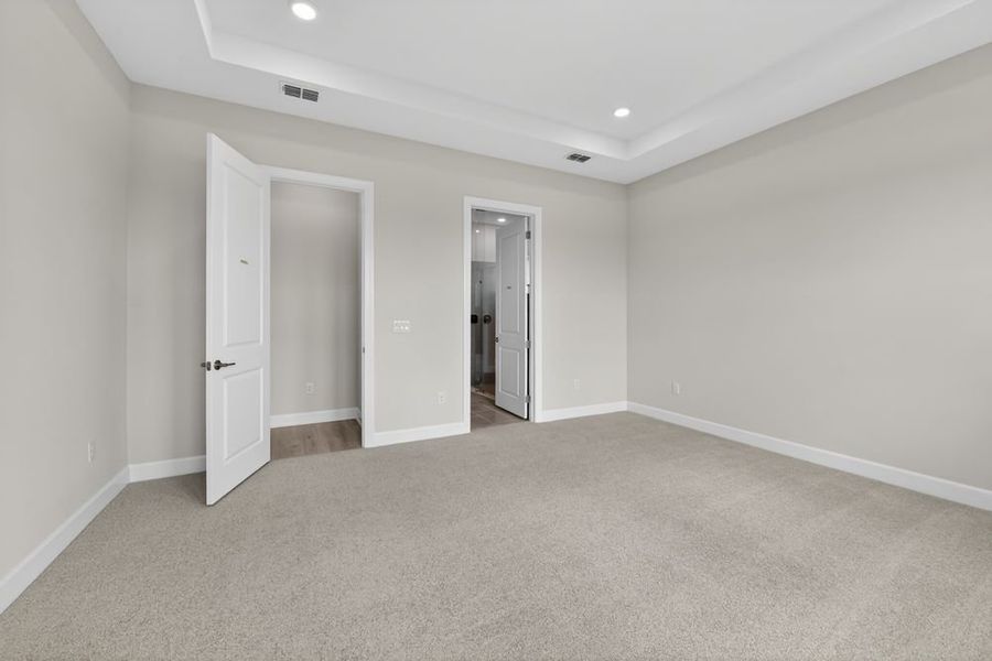 Spacious, unfurnished interior of a new home in Coasterra Community Group Page, Palmetto (Image 12).