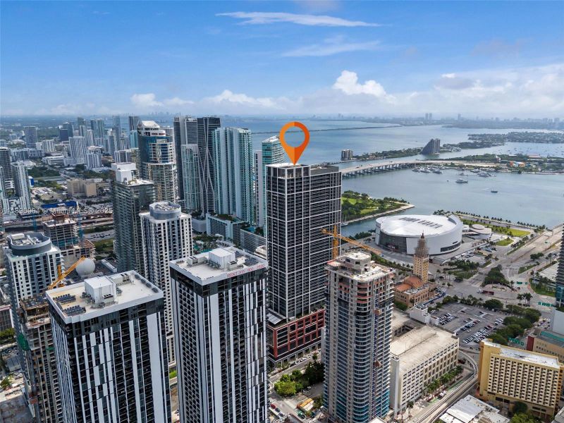 Condo located in Miami, FL showcasing its design and architecture (Image 25).