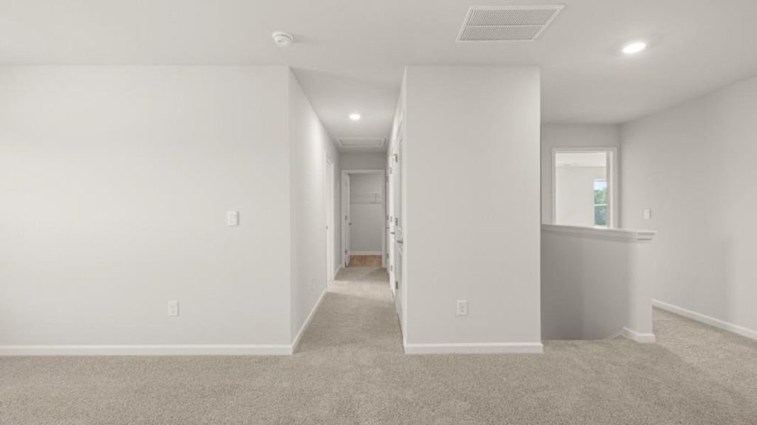 Spacious, unfurnished interior of a new home in Fairway 17 at Mirror Lake, Villa Rica (Image 26).