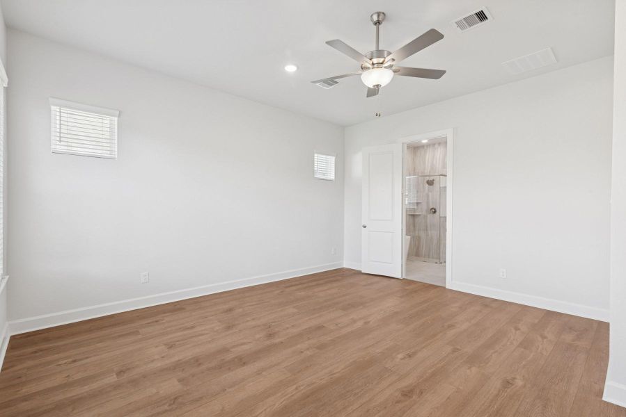 Spacious, unfurnished interior of a new home in Dunham Pointe 50' Homesites, Cypress (Image 29). Spacious, unfurnished interior of a new home in Dunham Pointe 50' Homesites, Cypress (Image 29).