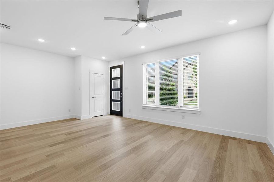 Spacious, unfurnished interior of a new home in , Arlington (Image 22).