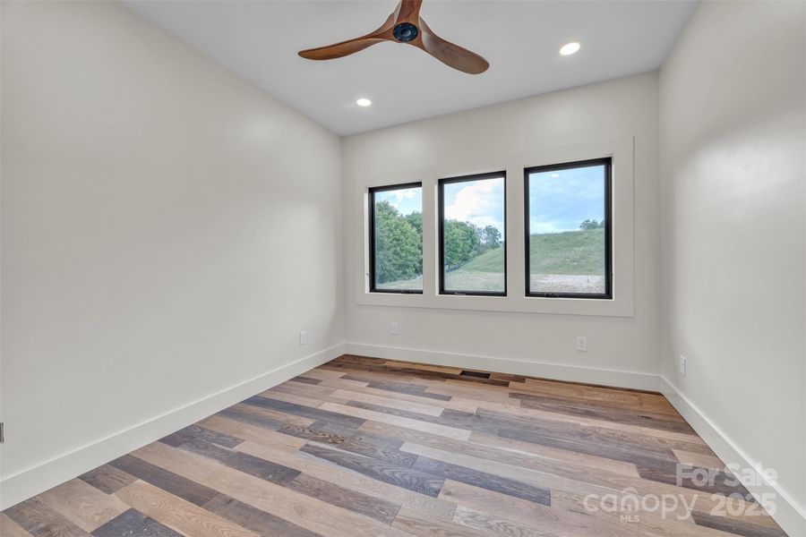 Spacious, unfurnished interior of a new home in , Jefferson (Image 18).