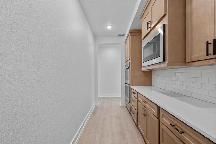 Please Note: These interior photos are not of the actual home but are of a completed one with a similar floor plan. Finishes, features, and layouts may vary. Please Note: These interior photos are not of the actual home but are of a completed one with a similar floor plan. Finishes, features, and layouts may vary.