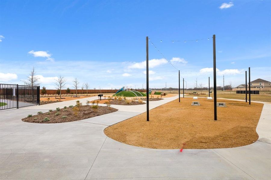 Community amenities in Rocky Creek Crossing, Fort Worth (Image 28).