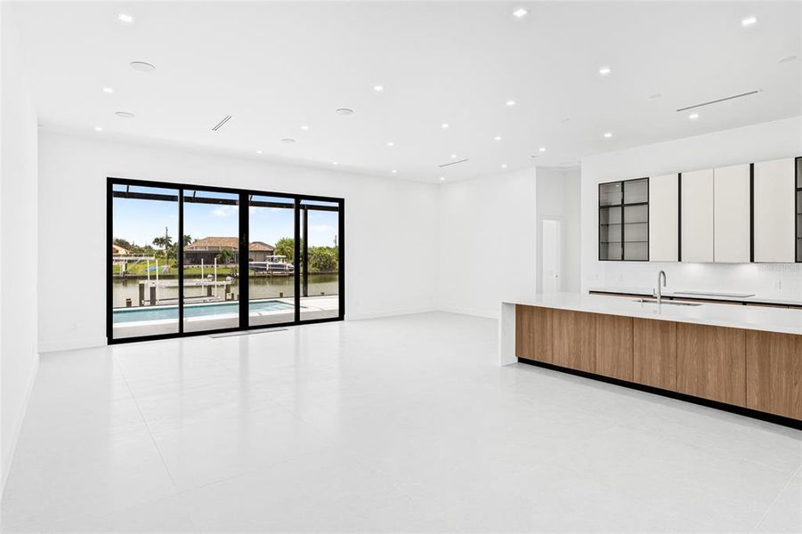 Spacious, unfurnished interior of a new home in , Port Charlotte (Image 27).