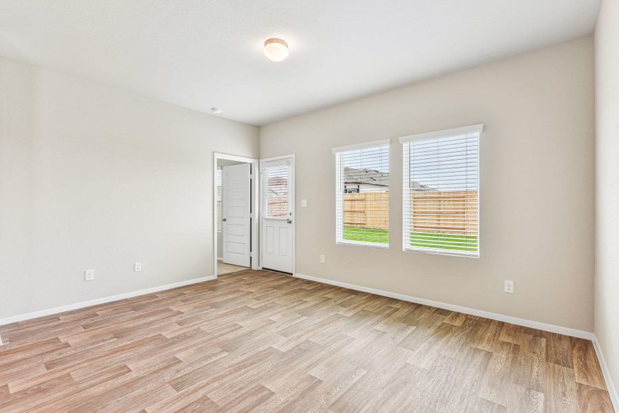 Spacious, unfurnished interior of a new home in Edgebrooke, Pflugerville (Image 20).
