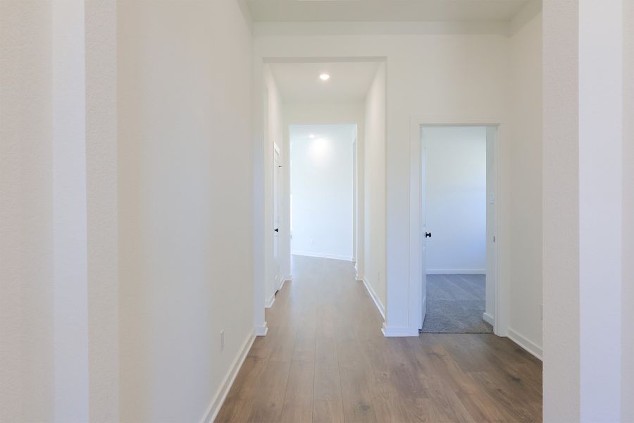Spacious, unfurnished interior of a new home in Emberly  45', Beasley (Image 12).