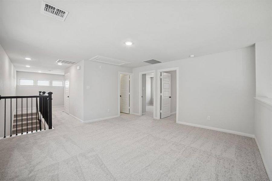 Spacious, unfurnished interior of a new home in Creekshaw – Gardens, Royse City (Image 13).