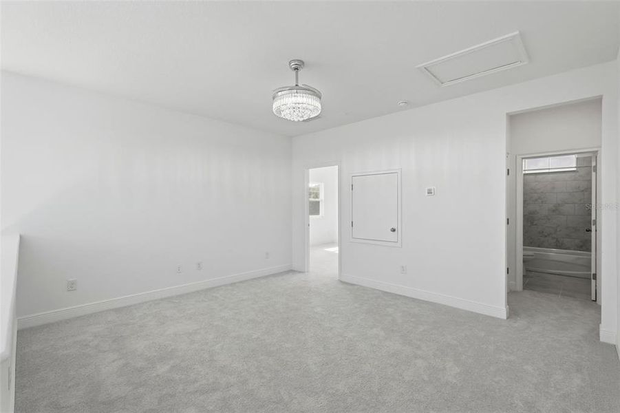 Spacious, unfurnished interior of a new home in , St. Petersburg (Image 28).
