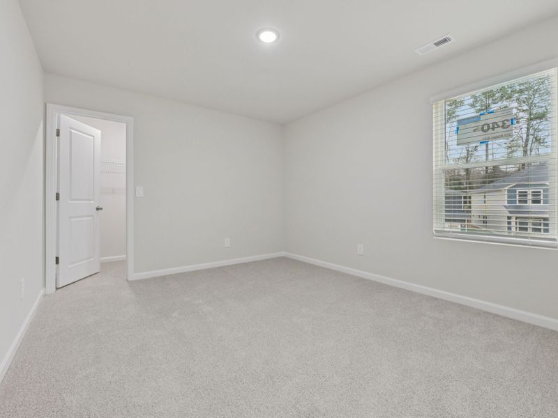 Spacious, unfurnished interior of a new home in Avalon Place - Signature Series, Durham (Image 18).