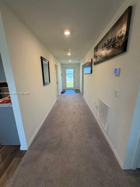 Spacious, unfurnished interior of a new home in , Cape Coral (Image 19).