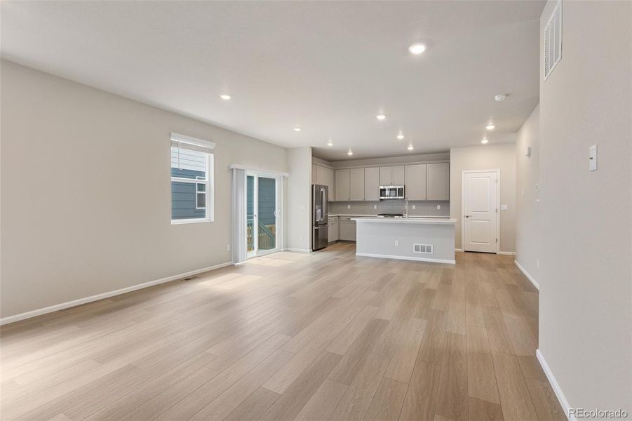 Image 31 of a home in Woodrose at Painted Prairie.