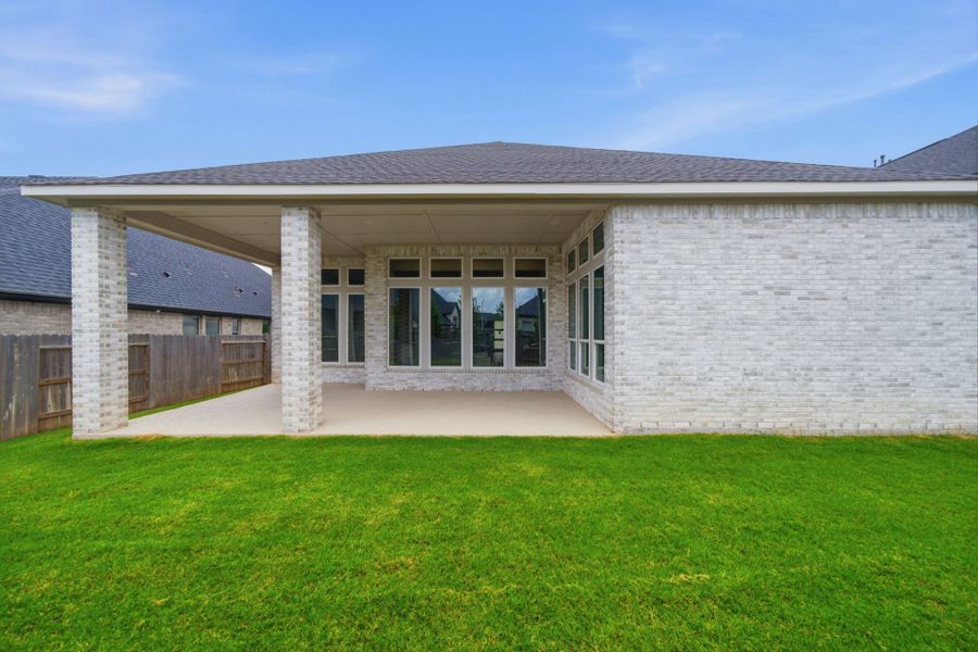 Exterior details and patio area of a home in Audubon 60′, Magnolia (Image 27). Exterior details and patio area of a home in Audubon 60′, Magnolia (Image 27).