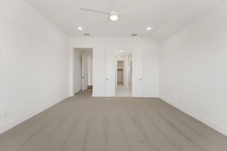 Spacious, unfurnished interior of a new home in Union Park, Little Elm (Image 33).