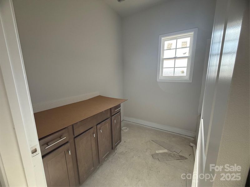 Hall Full Bath with Quartz Countertops Hall Full Bath with Quartz Countertops