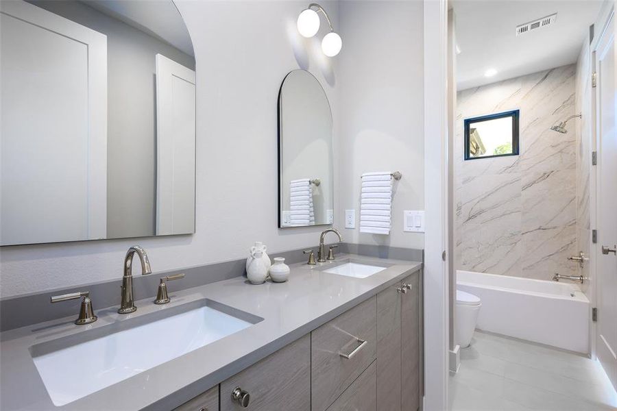 Furnished interior view inside a new home in , Dallas (Image 31).