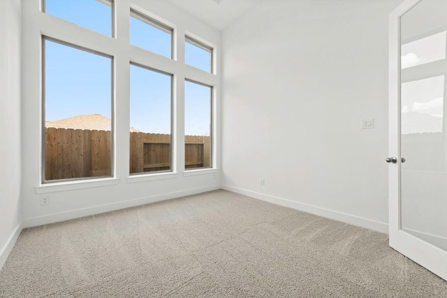 Representative image. Features, selections and colors may vary.