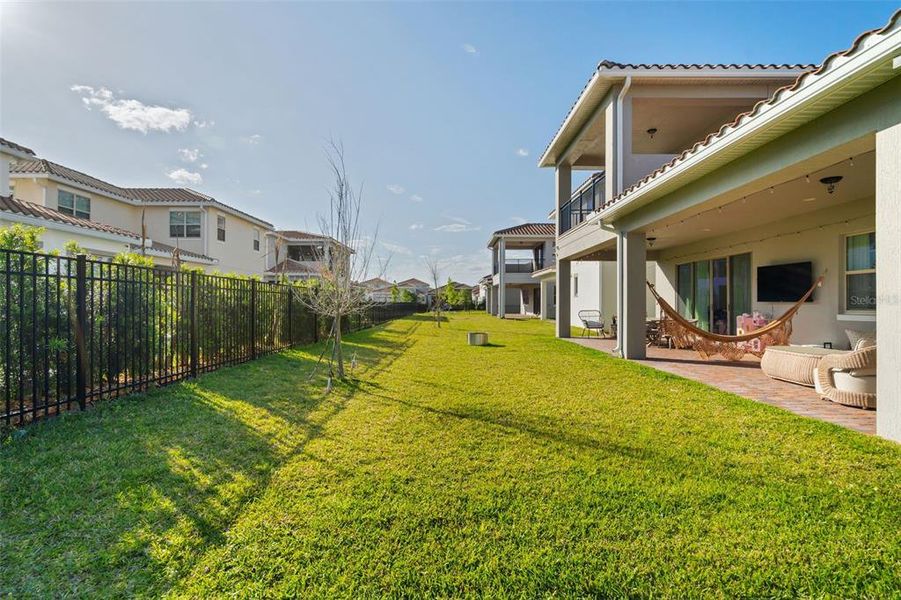 Exterior details and patio area of a home in , Orlando (Image 23).