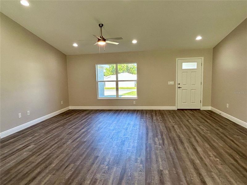 Spacious, unfurnished interior of a new home in , Summerfield (Image 13).