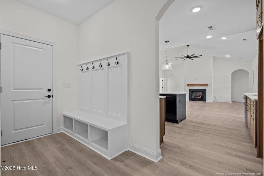 REPRESENTATION PHOTO REPRESENTATION PHOTO