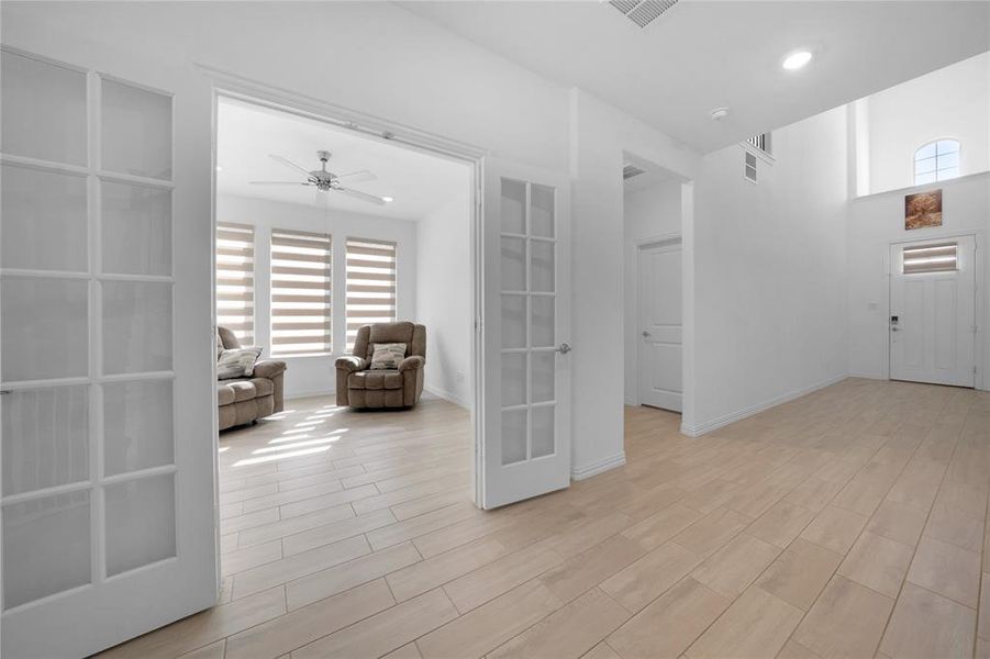 Spacious, unfurnished interior of a new home in Northlake Estates, Little Elm (Image 21). Spacious, unfurnished interior of a new home in Northlake Estates, Little Elm (Image 21).