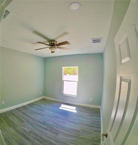 Spacious, unfurnished interior of a new home in , Tampa (Image 15).