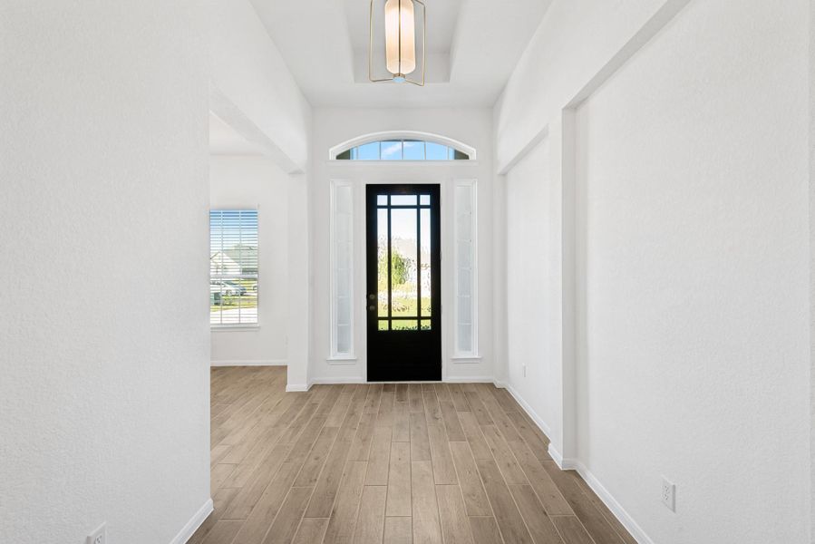 Welcoming foyer (*Photo not of actual home and used for illustration purposes only.)