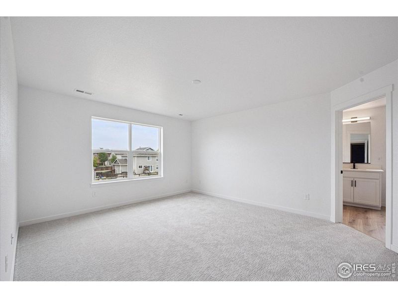 Spacious, unfurnished interior of a new home in Hansen Farm, Fort Collins (Image 10).