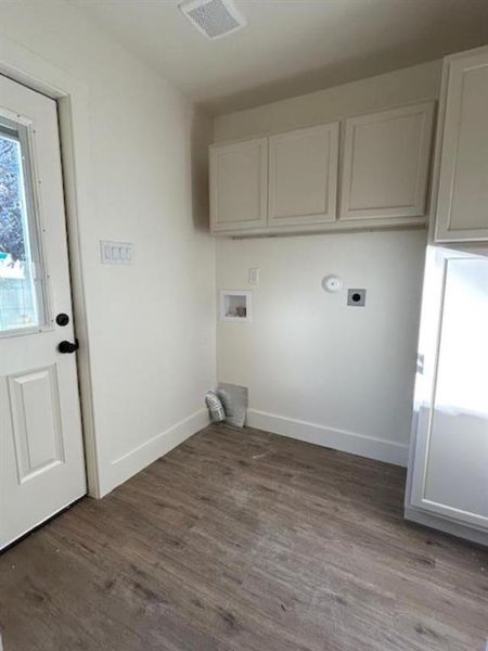 Spacious, unfurnished interior of a new home in , Ector (Image 8).