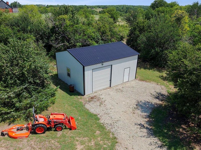 Garage/Workshop