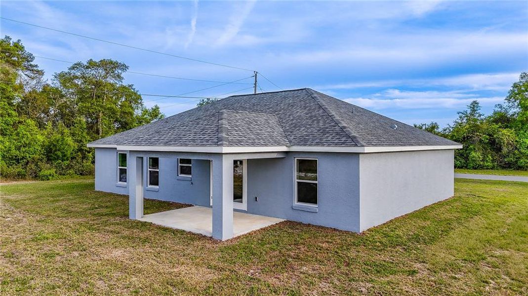 Exterior details and patio area of a home in , Ocala (Image 4).