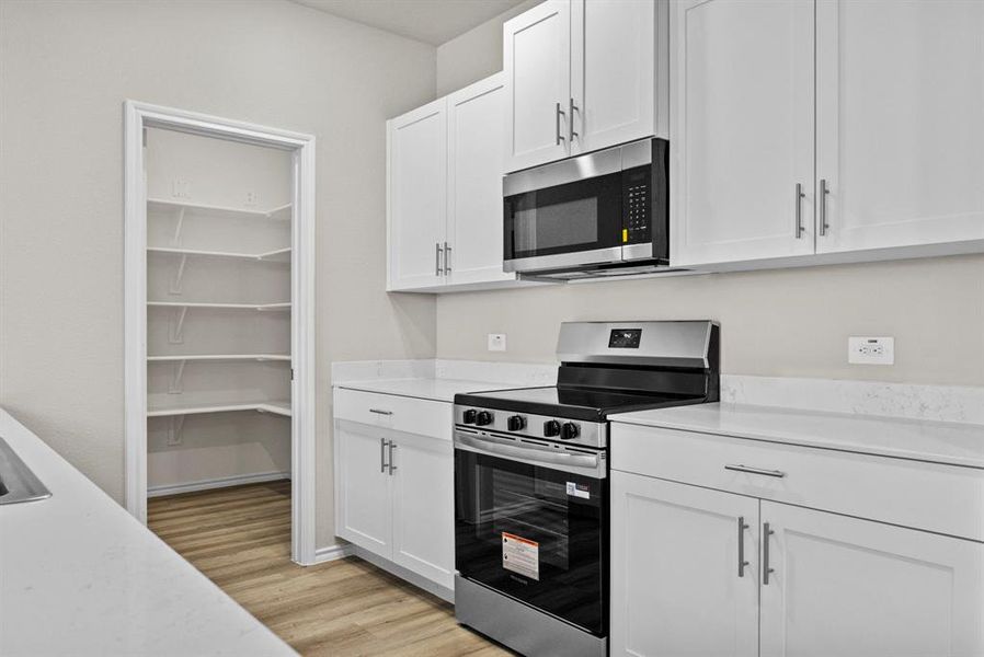 Furnished interior view inside a new home in , Fort Worth (Image 8).