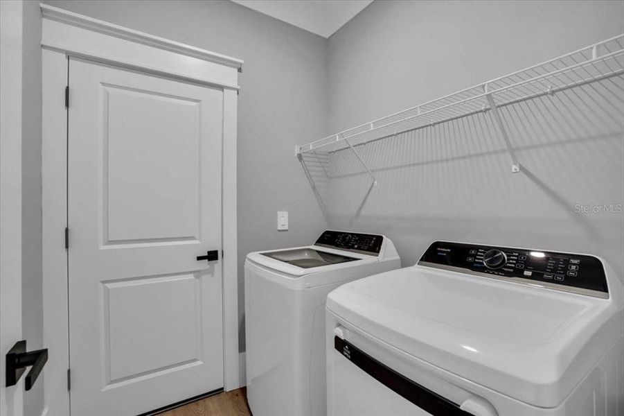 Close-up of interior finishes inside a home in , Bradenton (Image 20). Close-up of interior finishes inside a home in , Bradenton (Image 20).