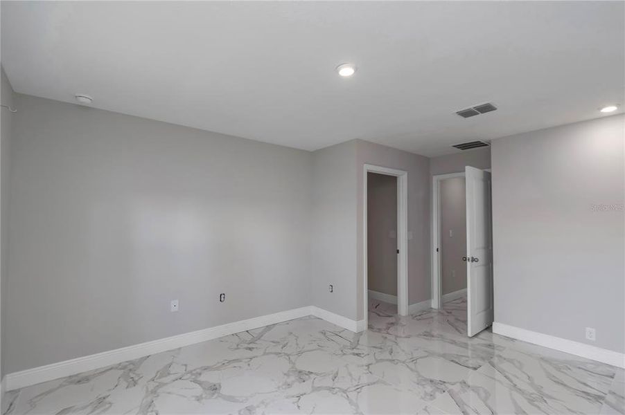 Spacious, unfurnished interior of a new home in Diamond Ridge, Belleview (Image 13).