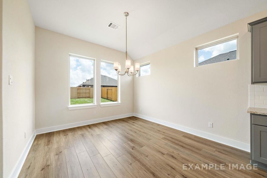 Spacious, unfurnished interior of a new home in Lago Mar, Texas City (Image 23).