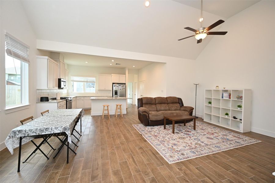 Furnished interior view inside a new home in , Missouri City (Image 5).