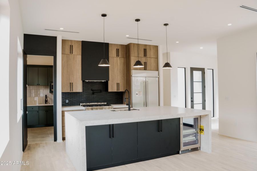 AX3 #2 Listing-04 AX3 #2 Listing-04