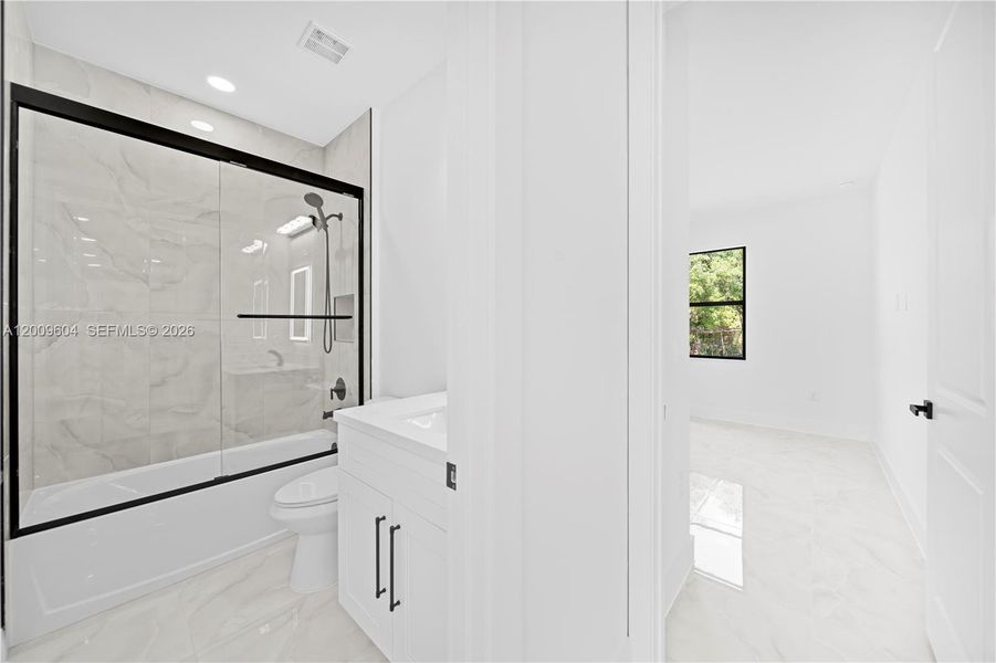 Furnished interior view inside a new home in , Lehigh Acres (Image 6).