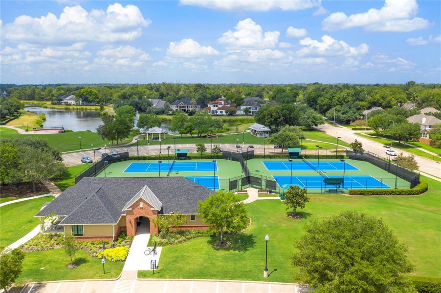 Community amenities in Sienna, Missouri City (Image 39).