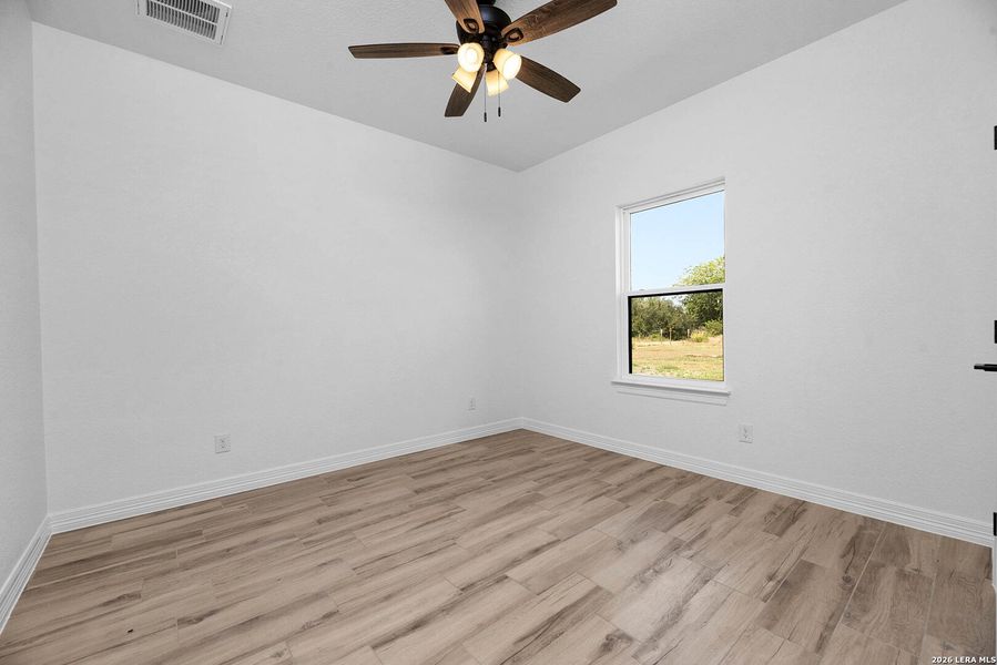 Spacious, unfurnished interior of a new home in , Marion (Image 12).