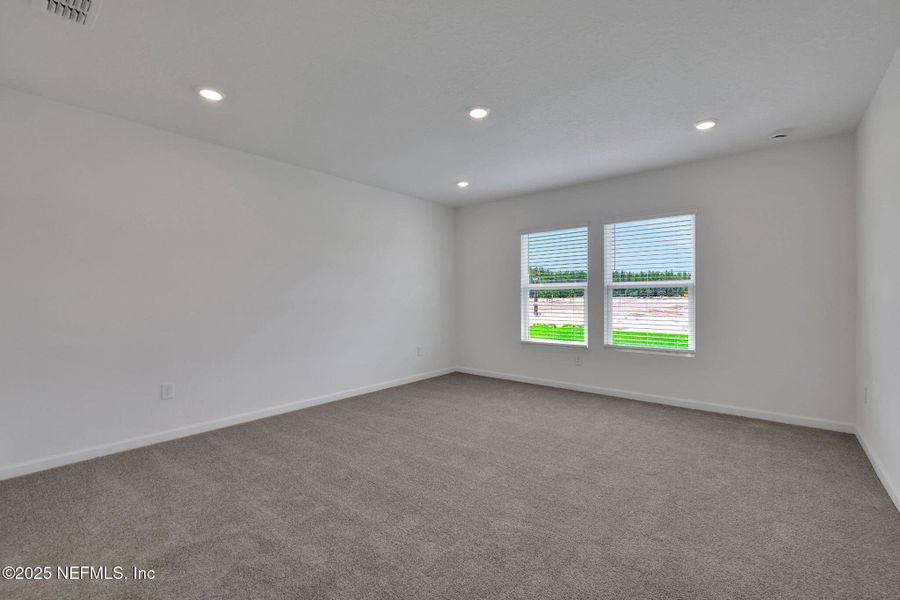 Spacious, unfurnished interior of a new home in Bellbrooke, Jacksonville (Image 12).