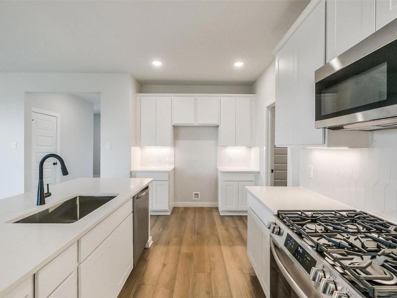 Furnished interior view inside a new home in Emberly, Beasley (Image 11).