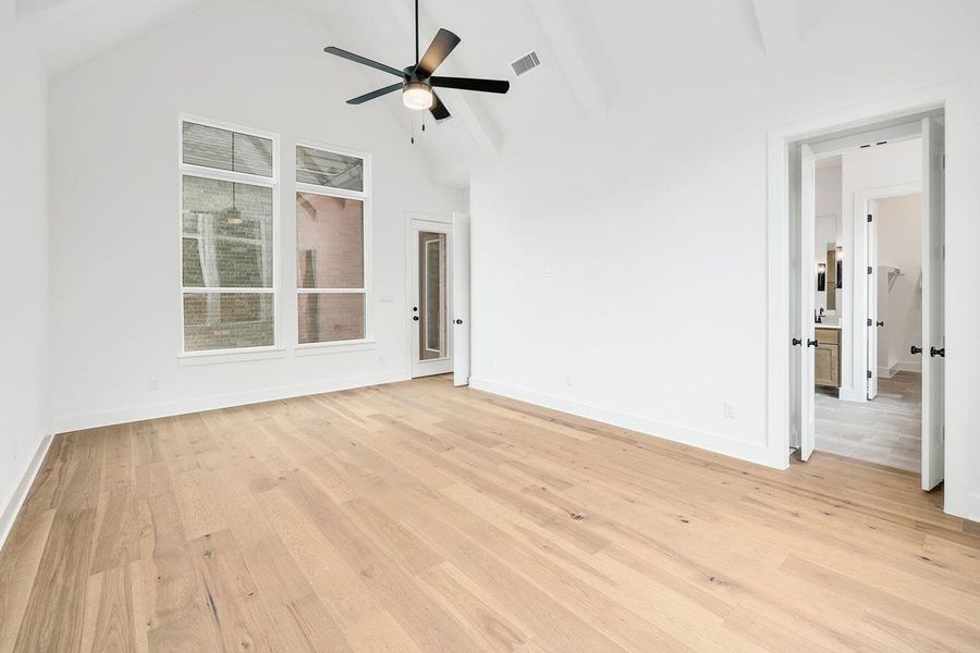 Spacious, unfurnished interior of a new home in Parkside On The River, Georgetown (Image 14).